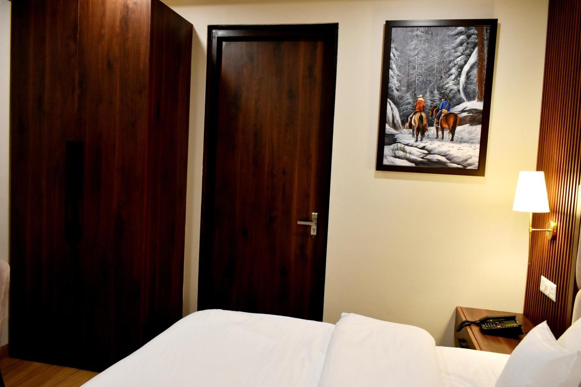 Rega Manivedya The Jungle Trail Resort Mukteshwar Exterior photo