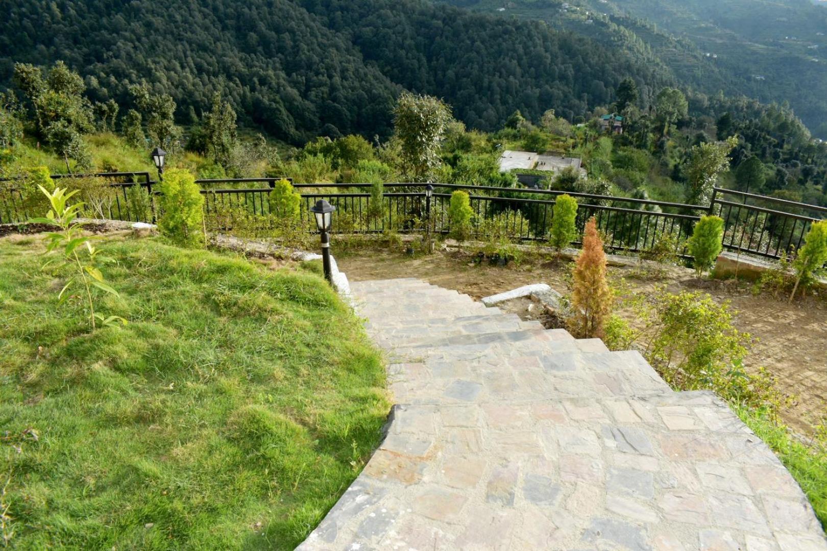 Rega Manivedya The Jungle Trail Resort Mukteshwar Exterior photo