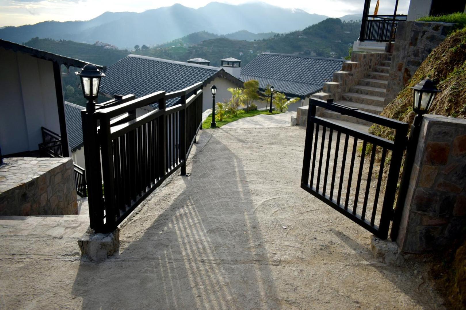 Rega Manivedya The Jungle Trail Resort Mukteshwar Exterior photo